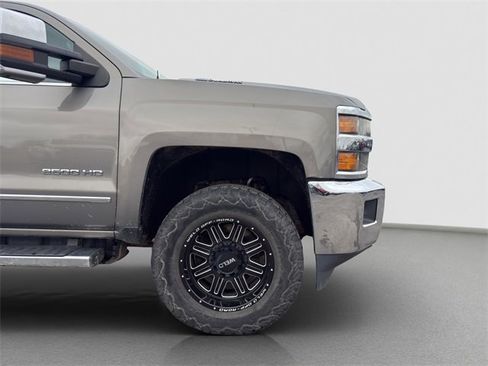 Used 2017 Chevrolet Silverado 2500 LTZ image 19