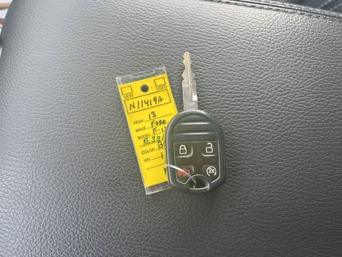 Used 2013 Ford F150 Lariat w/ Lariat Chrome Pkg image 19