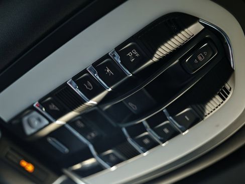 Used 2023 Porsche Macan S image 44