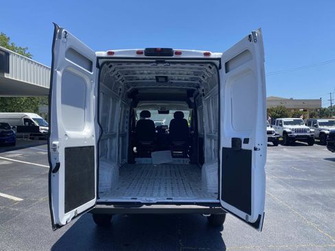 Used 2025 RAM ProMaster 2500 w/ Convenience Group FWD image 8