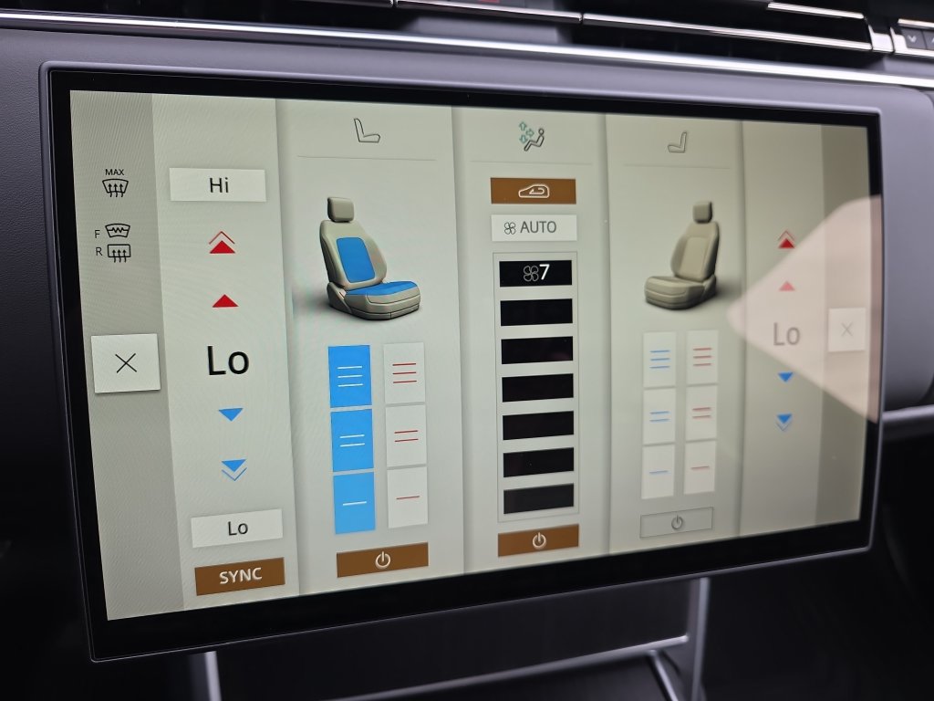 New 2026 Land Rover Range Rover SE AWD/4WD image 17