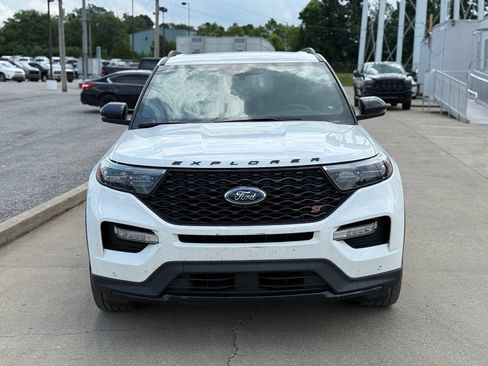 Used 2023 Ford Explorer ST w/ Equipment Group 401A AWD/4WD image 3
