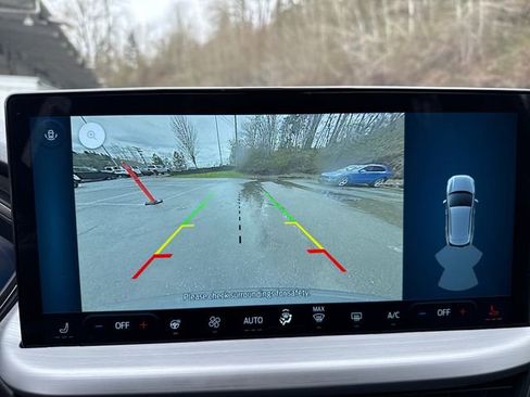 Used 2025 Ford Escape Platinum image 28