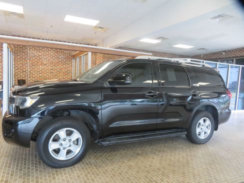 Used 2019 Toyota Sequoia SR5 AWD/4WD image 74