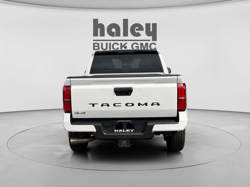 Used 2025 Toyota Tacoma SR5 AWD/4WD image 4