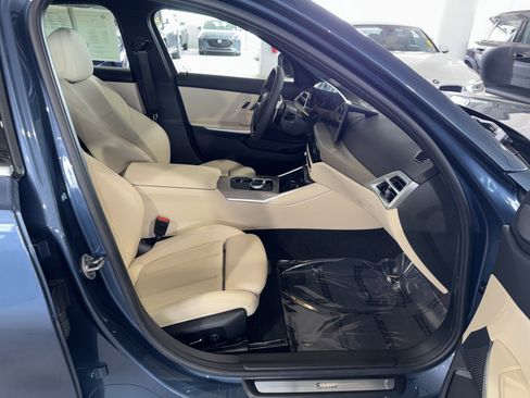 Used 2025 BMW 330i Sedan w/ Convenience Package image 10