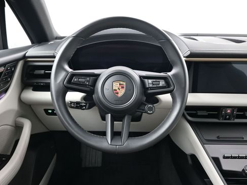 Used 2024 Porsche Macan 4 Electric image 12