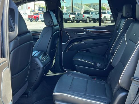 Certified 2023 Cadillac Escalade Premium Luxury AWD/4WD image 17