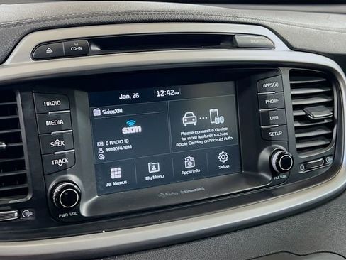 Used 2017 Kia Sorento LX w/ LX Convenience Package image 14
