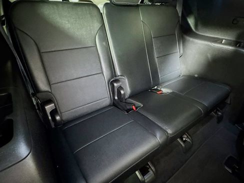 Used 2025 Buick Enclave Preferred AWD/4WD image 26