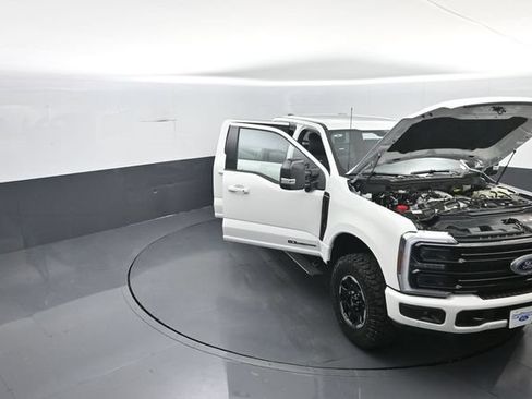 New 2026 Ford F350 Platinum w/ Tremor Off-Road Package AWD/4WD image 36