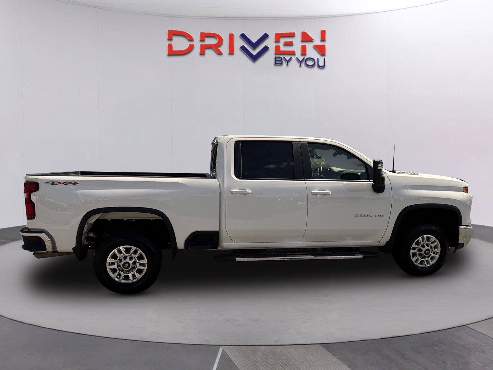 Used 2026 Chevrolet Silverado 2500 LT AWD/4WD image 2