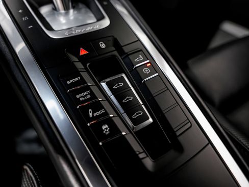 Used 2014 Porsche 911 Carrera 4S image 17