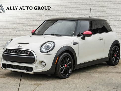 Used 2019 MINI Cooper S w/ Premium Package image 1