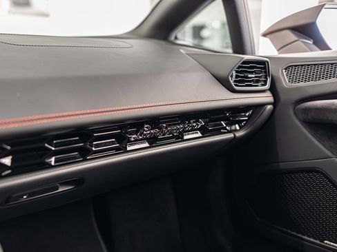 Used 2023 Lamborghini Huracan Sterrato image 30