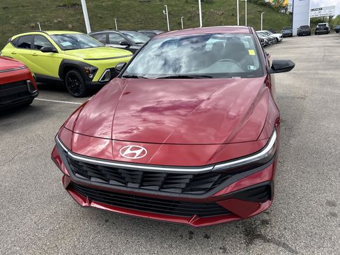 Used 2025 Hyundai Elantra Sport FWD image 25