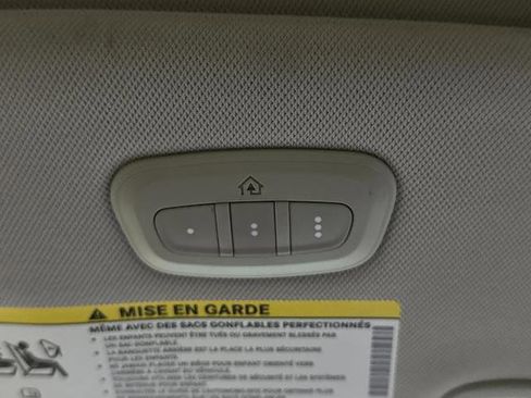 Used 2019 Chrysler Pacifica Limited image 27