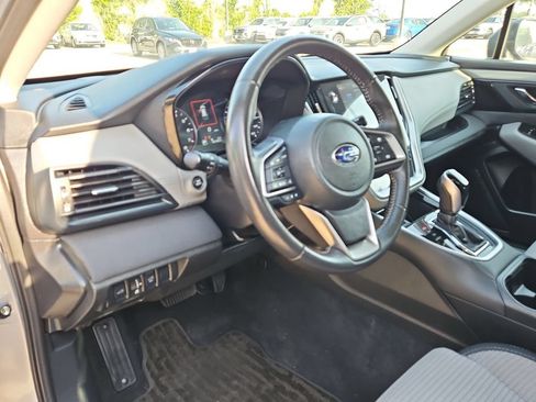 Used 2025 Subaru Outback Premium AWD/4WD image 12