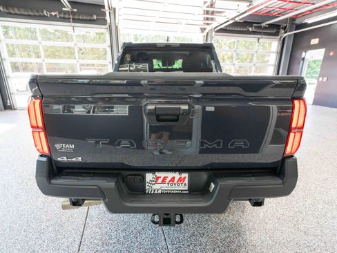 Used 2025 Toyota Tacoma SR AWD/4WD image 3