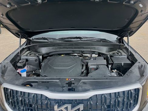 Used 2024 Kia Telluride EX w/ EX Captain's Chair Package image 33