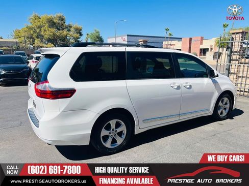 Used 2017 Toyota Sienna LE FWD image 5