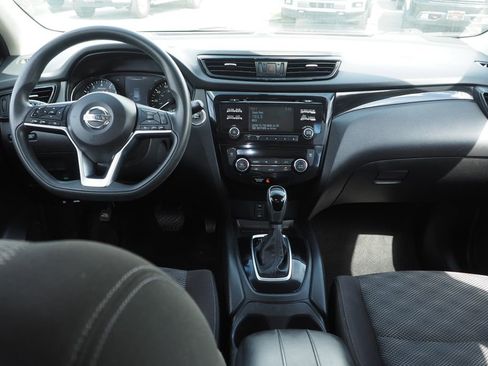 Used 2018 Nissan Rogue Sport SV AWD/4WD image 17