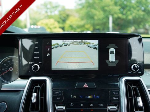 Used 2023 Kia Sorento EX w/ Panoramic Sunroof Package AWD/4WD image 10