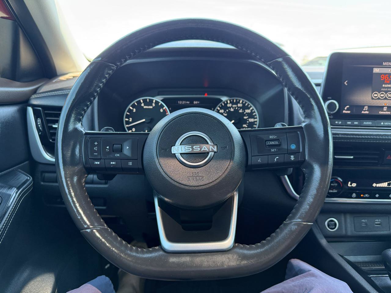 Used 2022 Nissan Rogue SV w/ SV Premium Package FWD image 24