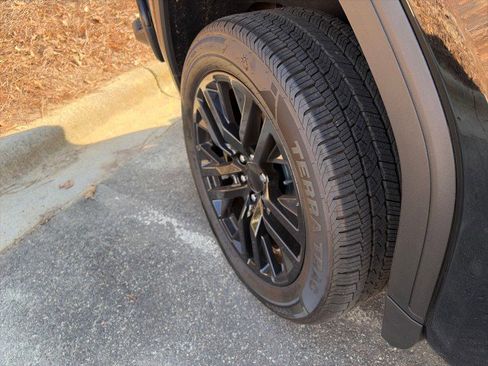 Used 2021 GMC Sierra 1500 Denali w/ Denali Ultimate Package image 13