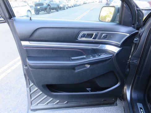Used 2017 Ford Explorer Sport w/ Equipment Group 401A AWD/4WD image 28