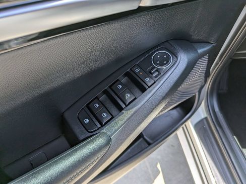 Certified 2025 Kia Seltos EX FWD image 19