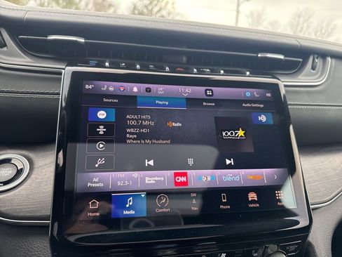 Used 2022 Jeep Grand Cherokee Overland image 26