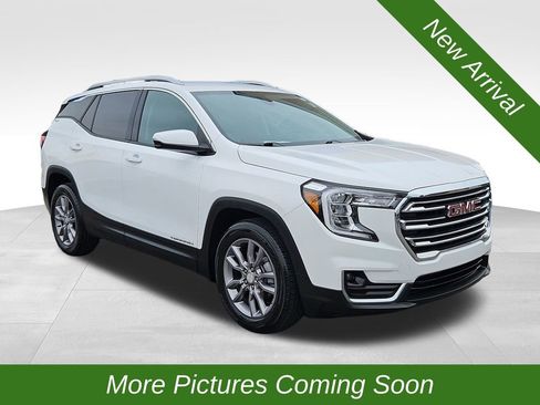 Used 2024 GMC Terrain SLT image 1
