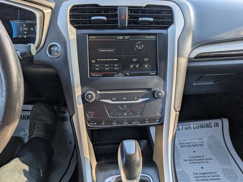 Used 2015 Ford Fusion SE w/ Equipment Group 202A image 15