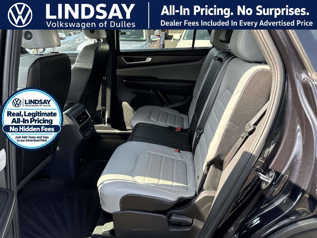 Used 2024 Volkswagen Atlas Cross Sport SEL R-Line AWD/4WD image 13