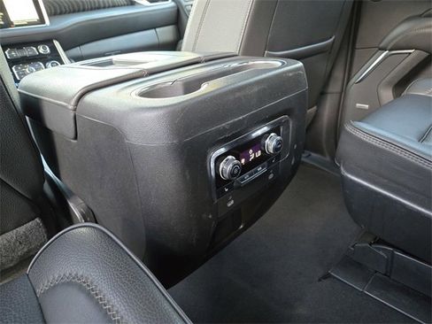 Used 2023 GMC Yukon Denali image 11