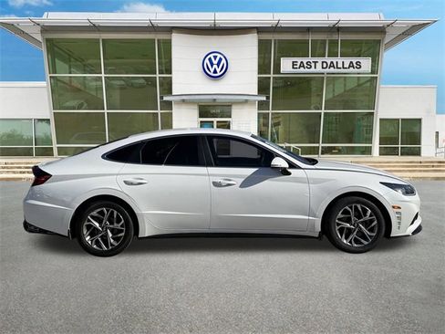 Used 2023 Hyundai Sonata SEL image 2