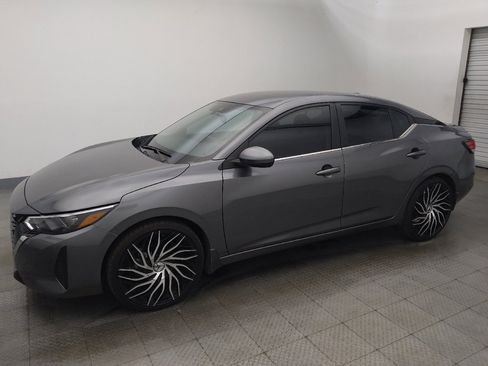 Used 2025 Nissan Sentra SV FWD image 2