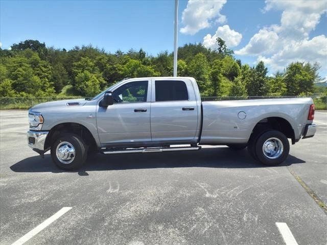 New 2024 RAM 3500 Tradesman w/ Chrome Appearance Group AWD/4WD image 4