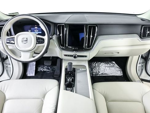 Certified 2023 Volvo XC60 B5 Plus w/ Protection Package Premier image 19