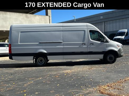 Used 2025 Mercedes-Benz Sprinter 3500 image 8