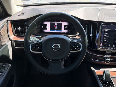 Used 2024 Volvo XC60 B5 Plus w/ Protection Package Premier AWD/4WD image 26