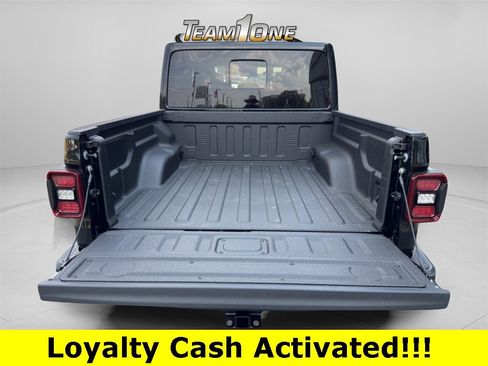 New 2025 Jeep Gladiator Mojave w/ Convenience Group image 31