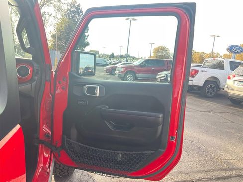 Used 2021 Jeep Wrangler Rubicon w/ Uconnect 4C Nav & Sound Group image 16