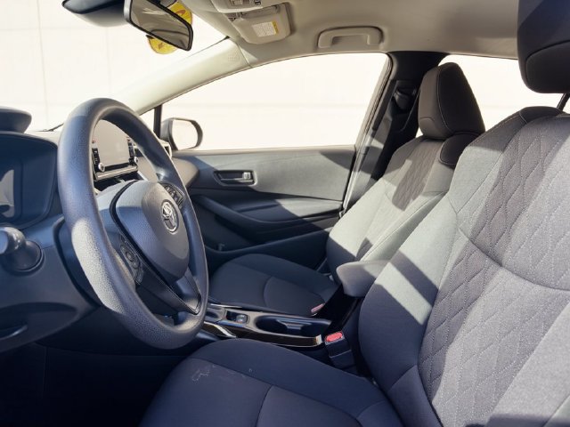 Used 2022 Toyota Corolla LE FWD image 16