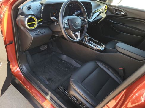 Certified 2024 Chevrolet Trax ACTIV w/ Driver Confidence Package image 11