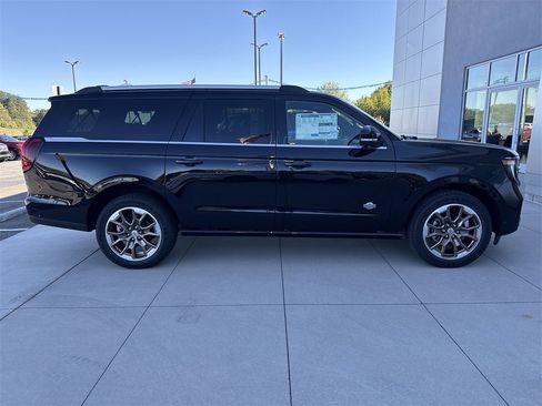Used 2025 Ford Expedition Max King Ranch image 8
