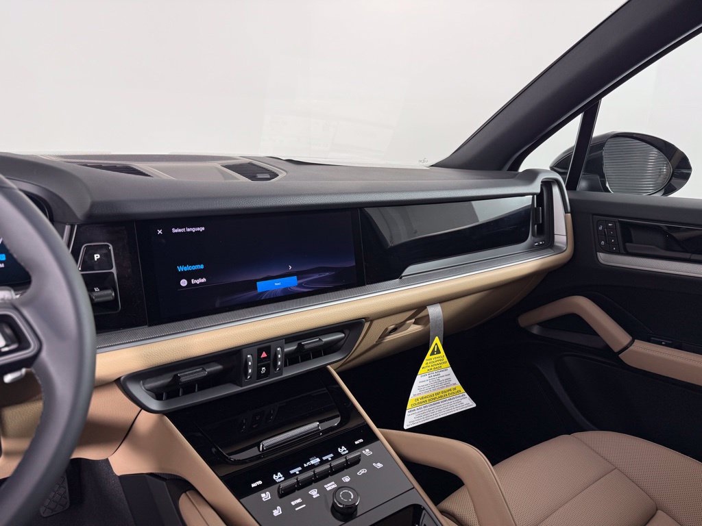 Certified 2026 Porsche Cayenne AWD/4WD image 24