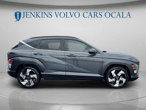 Used 2026 Hyundai Kona Limited FWD image 2