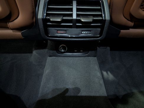 Used 2025 Audi Q3 2.0T Premium image 11